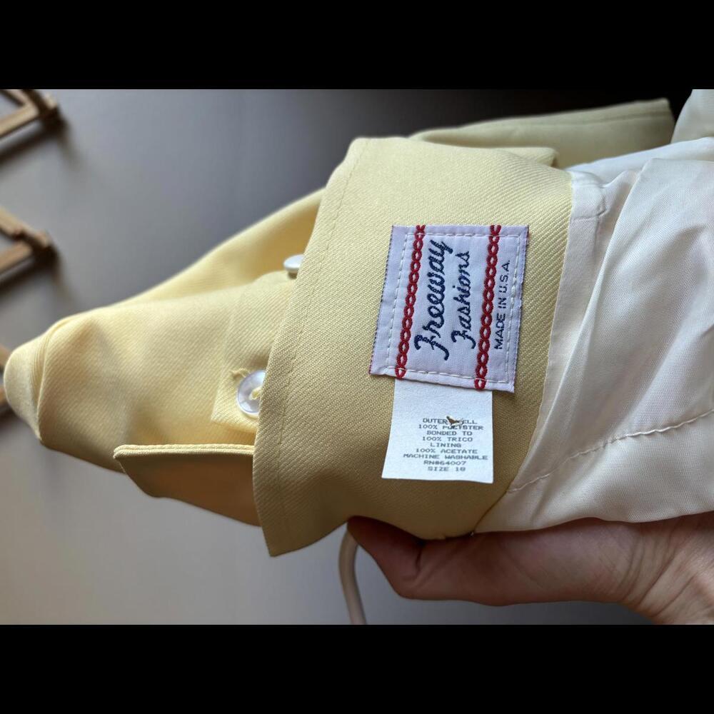 Vintage Freeway Fashions Yellow Pleated Coat for Kids - Picture 4 of 5